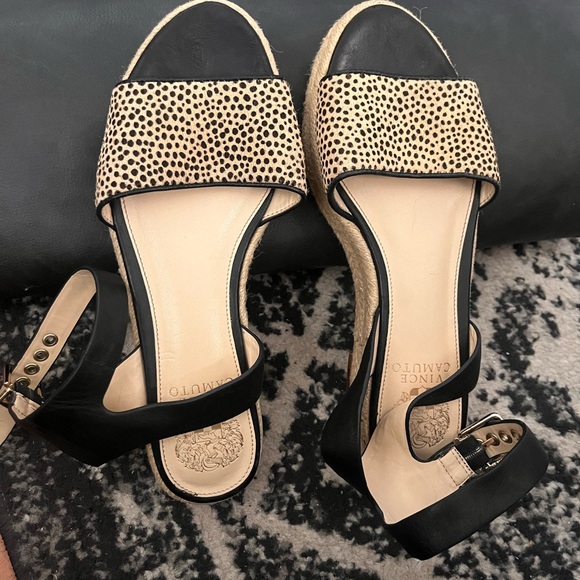 Vince Camuto Black and Tan Platform Sandals - Picture 2 of 4